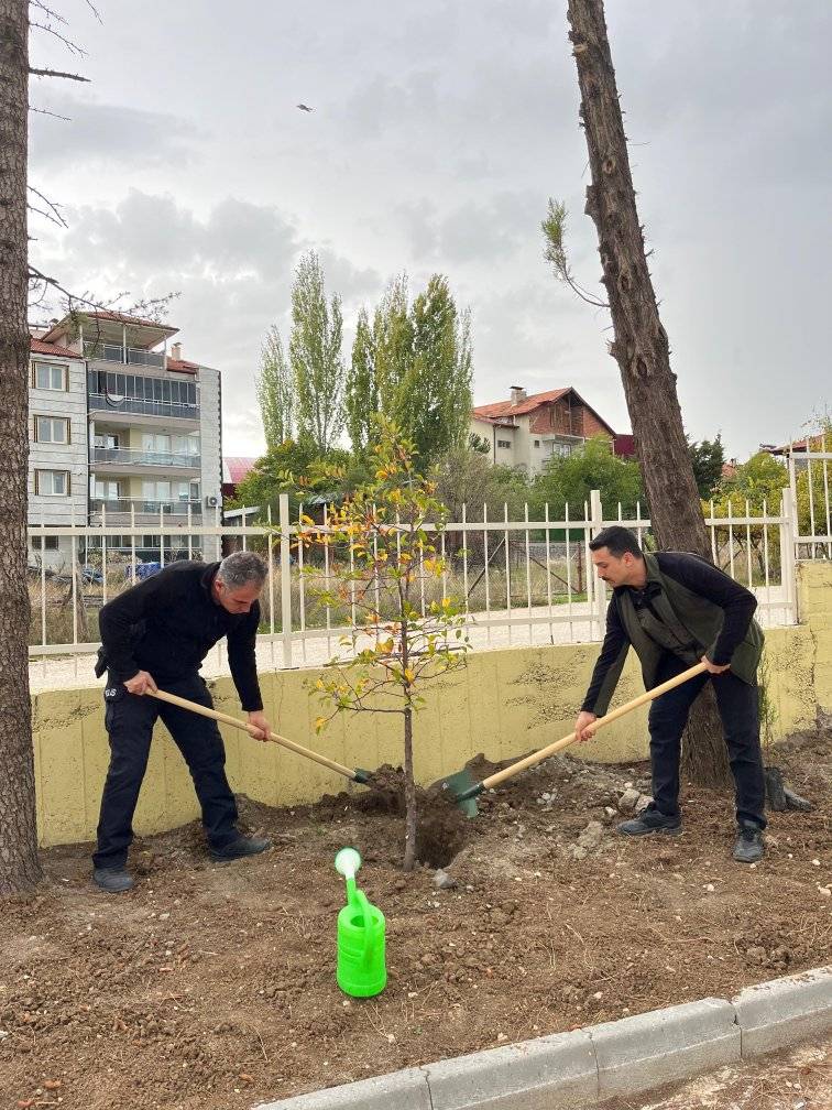 Gölhisar’da Şehitler Anısına Fidan Dikimi Gerçekleştirildi (2)