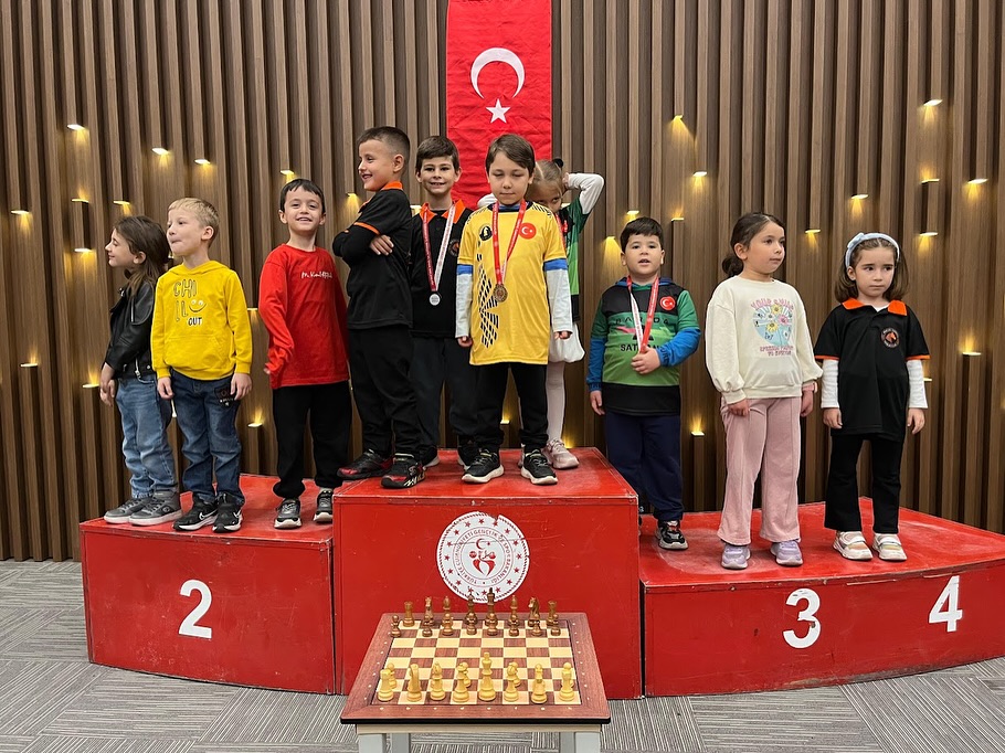 Hamleler Dostluk İçin Yapıldı! 1