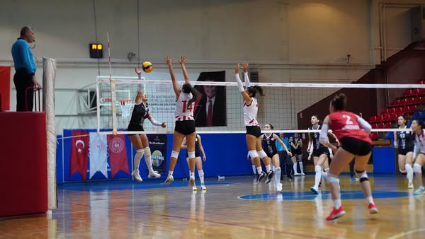Isparta Gsk Kız Voleybol Takımı, Antalyaspor’a 3 Yenildi 1