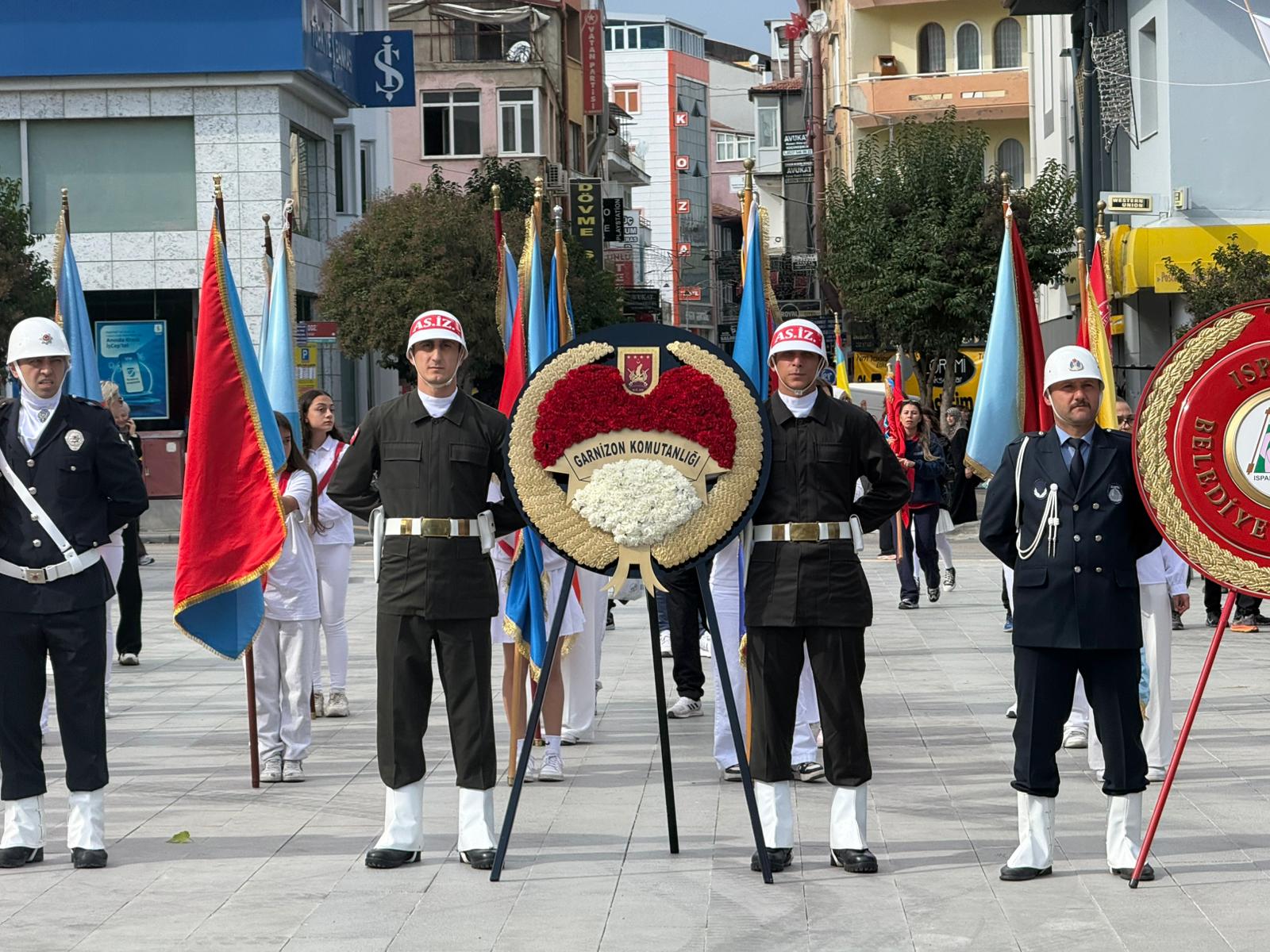 Isparta’da Cumhuriyet Bayramı Coşkusu Başladı (3)