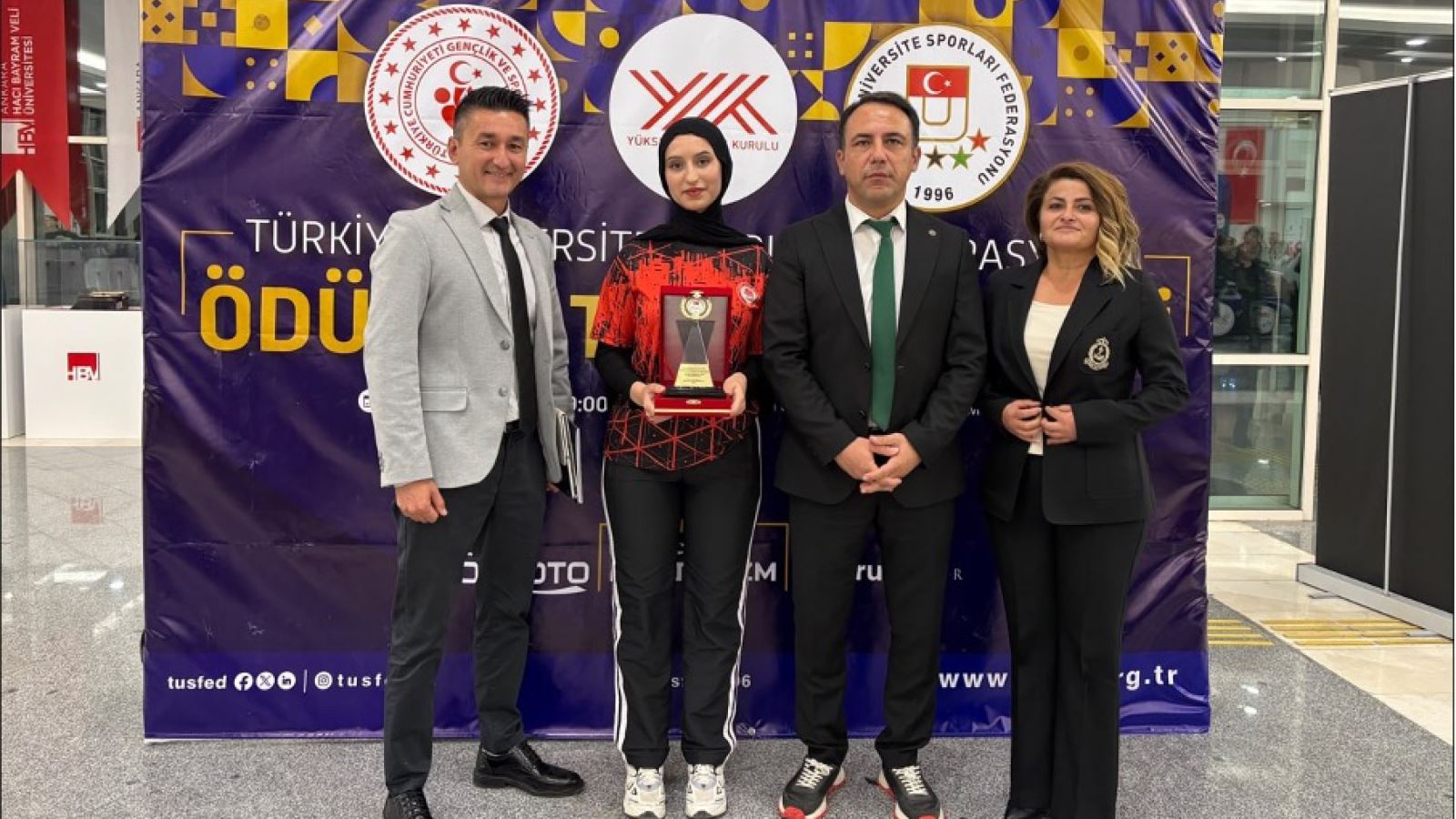 SDÜ’ye TÜSF’ten Üniversite Sporlarına Katkı Ödülü-2