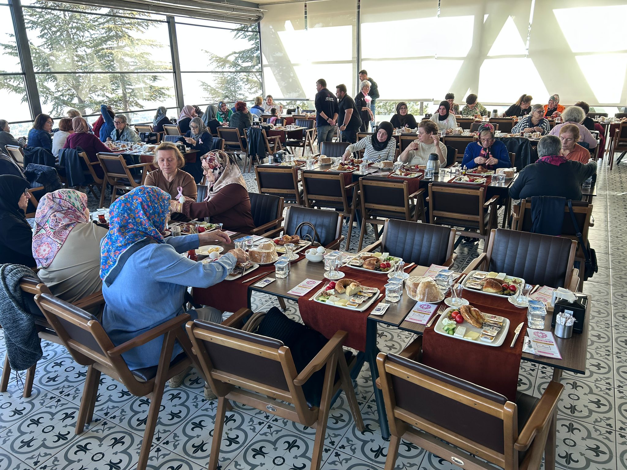 Kansev’den Meme Kanseri Farkındalık Kahvaltısı 3