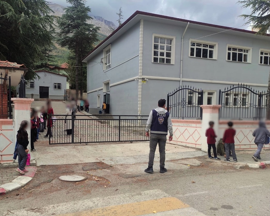 Isparta’da okul önleri ve çevresinde asayiş uygulaması-5
