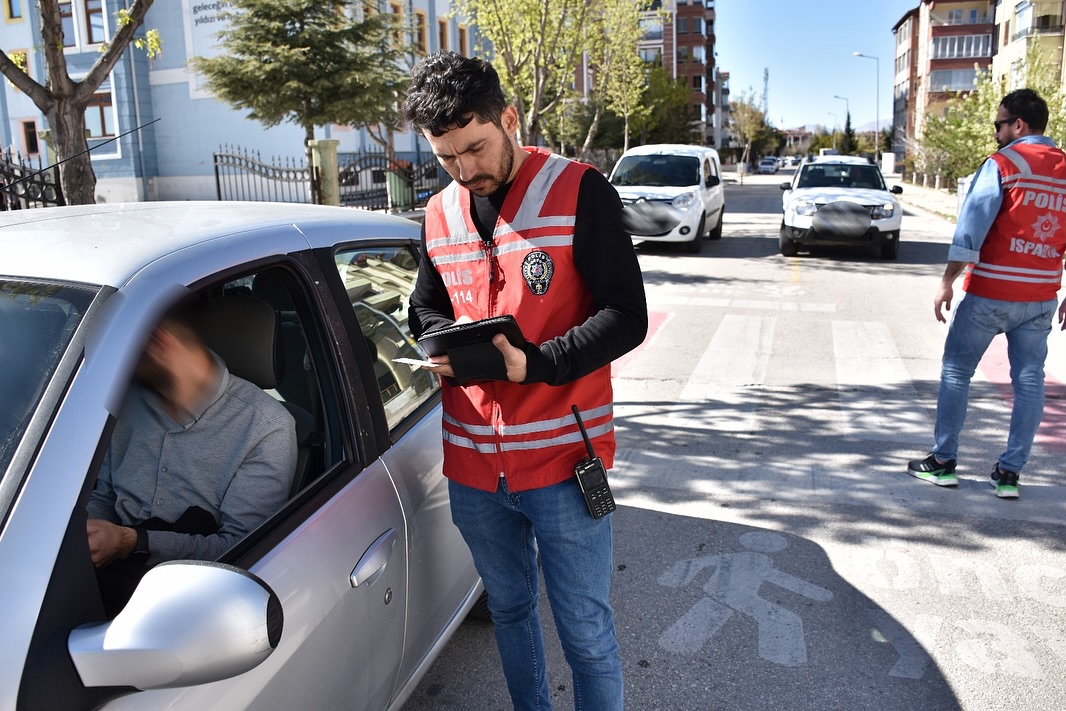 🚔 Okul Önleri̇ Ve Asayi̇ş Uygulamasi 🚔📷 İl Merkezi, Senirkent, Uluborlu,📅 06.10.2025 Günü Il (1)