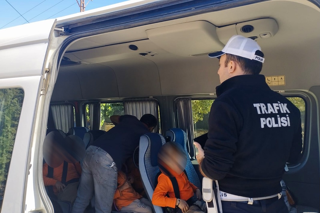 🚔 Okul Önleri̇ Ve Asayi̇ş Uygulamasi 🚔📷 İl Merkezi, Senirkent, Uluborlu,📅 06.10.2025 Günü Il (2)
