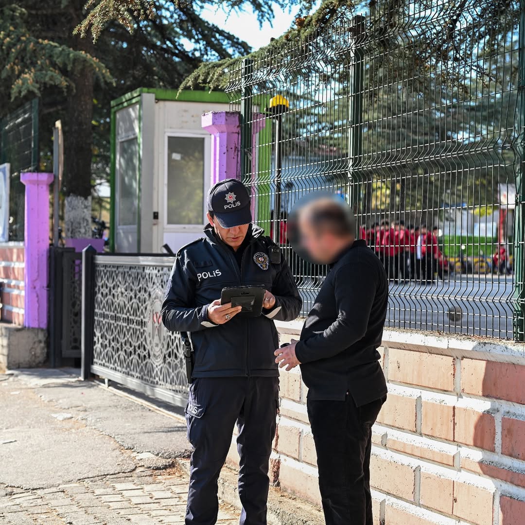 Isparta’da okul önlerinde asayiş uygulaması devam ediyor-2