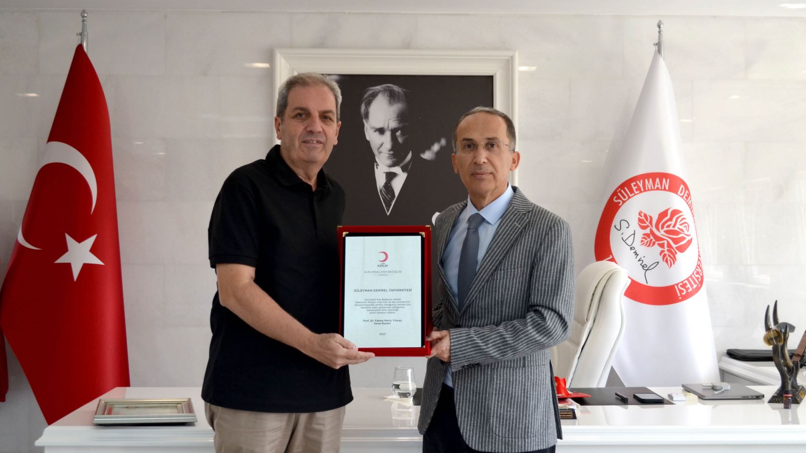 Sdü, Kan Bağışına Katkısıyla Kızılay’dan Gümüş Madalya Aldı (3)