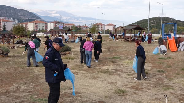 Sdü’lü Öğrencilerden Eğirdir’de Temizlik Etkinliği 2