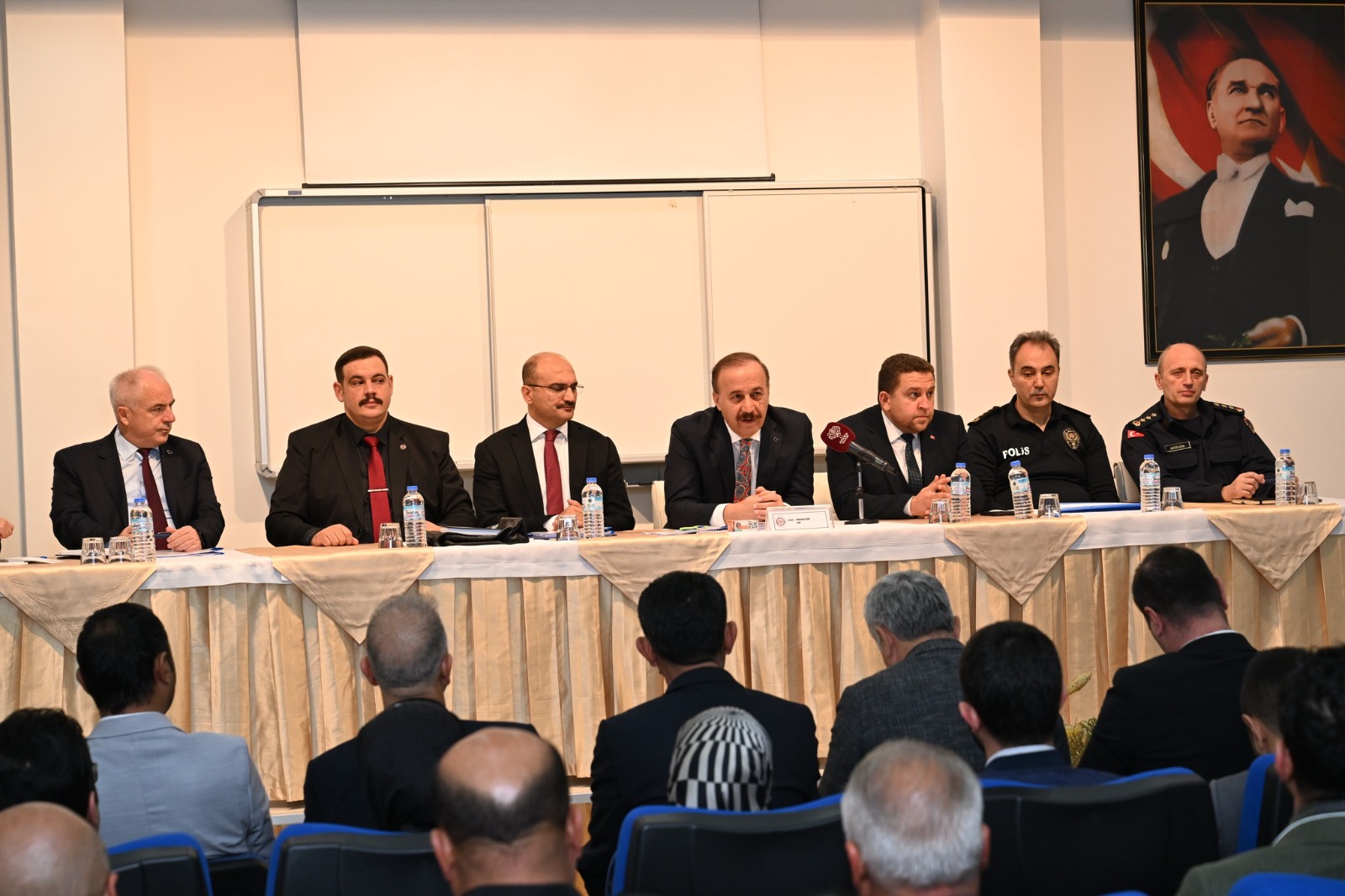 Vali Erin Tabldot Kuralına Uymayanlara Ceza Uygulanacak (1)