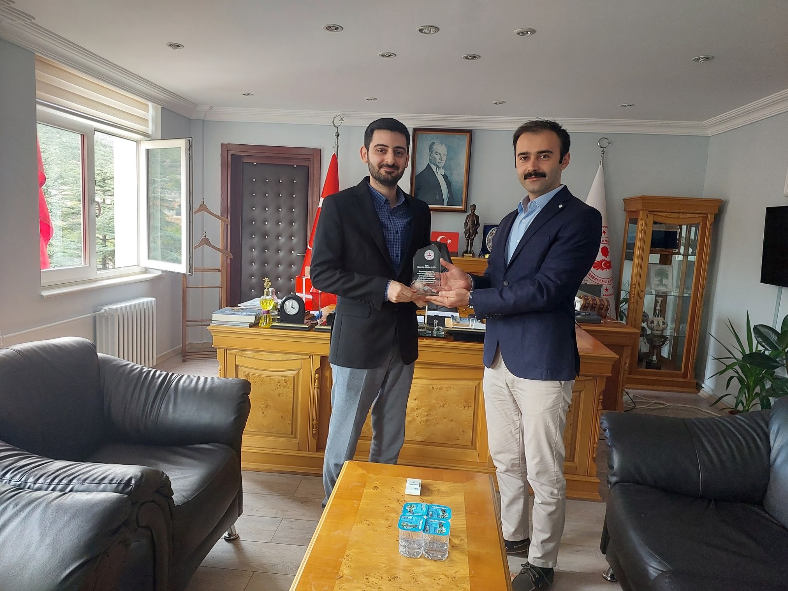 Yenişarbademli’de Görev Değişimi: Dr. Halim Şahin’e Veda