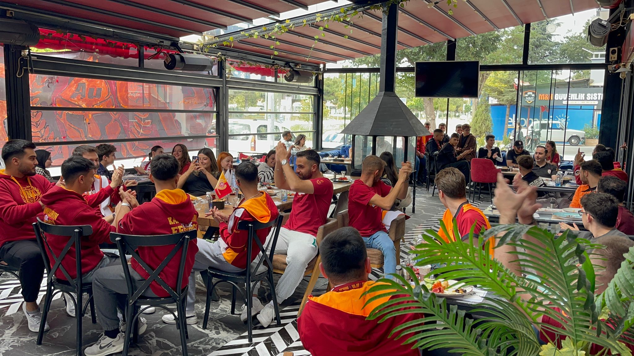 UltrAslan Isparta, Taraftarlarını Kahvaltıda Buluşturdu