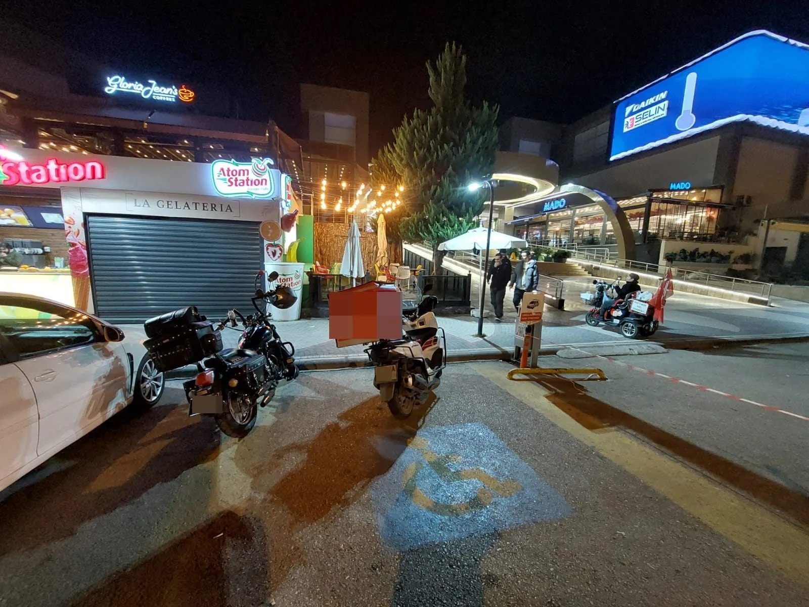 Engelli Park Yerlerinin İşgali Tepki Çekti-1
