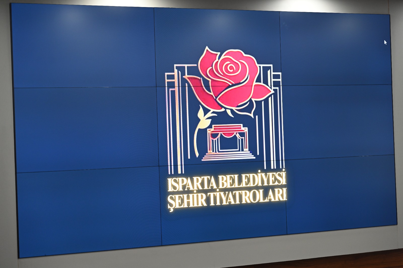 Isparta Belediyesi ile ISUBÜ’den Şehir Tiyatrosu hamlesi