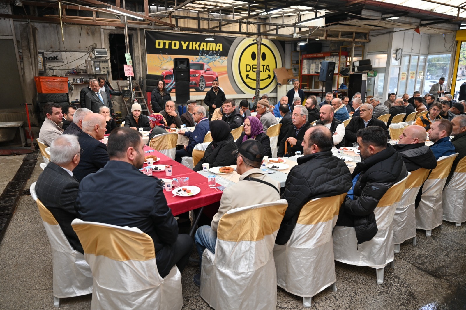 Başkan Başdeğirmen Çelebiler Mahallesi esnafıyla bir araya geldi-2