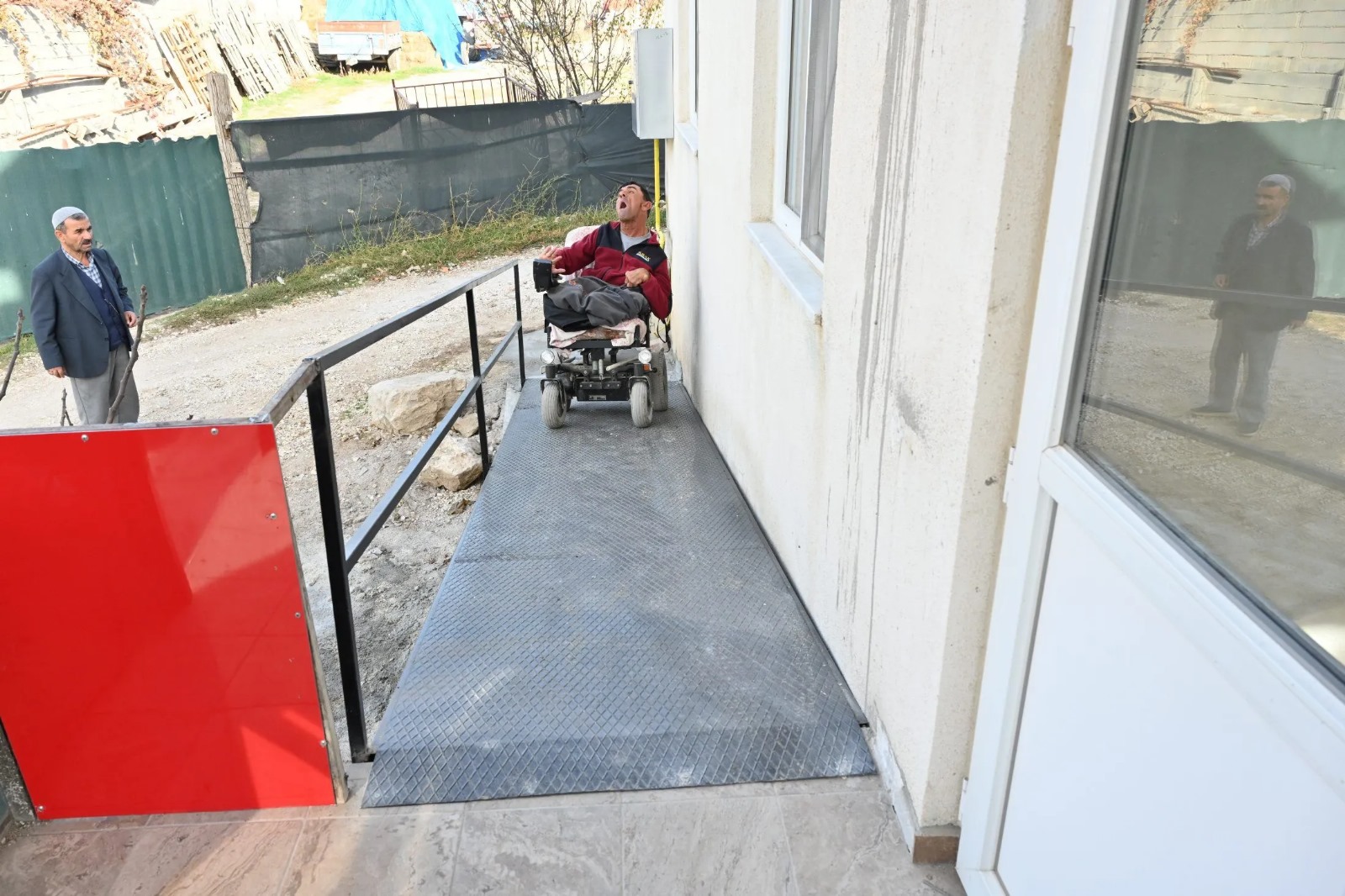 49 Yıllık Engel Aşıldı Arif Yıldırım Artık Evine Özgürce Girip Çıkıyor (4)