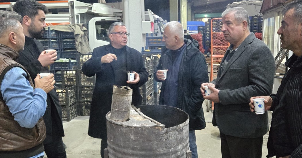 MHP Isparta Teşkilatından hal esnafına çorba ikramı-1