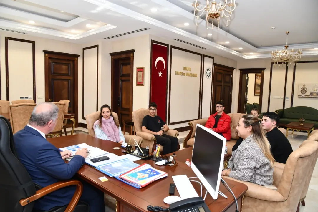 Ahsem Mesleki Ve Teknik Anadolu Lisesi Öğrencilerinden Başkan Çelik’e Ziyaret (2)