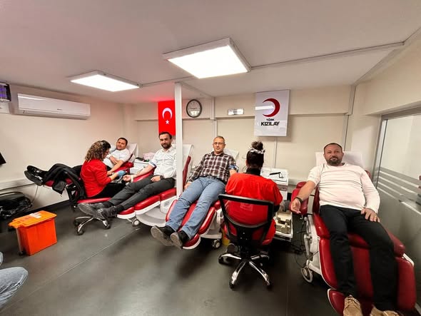 Ak Parti Isparta Merkez İlçe Teşkilatı’ndan Kan Bağışı Desteği (3)