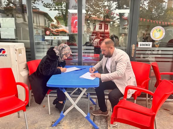 Ak Parti Isparta Merkez İlçe Teşkilatı’ndan Kan Bağışı Desteği (5)