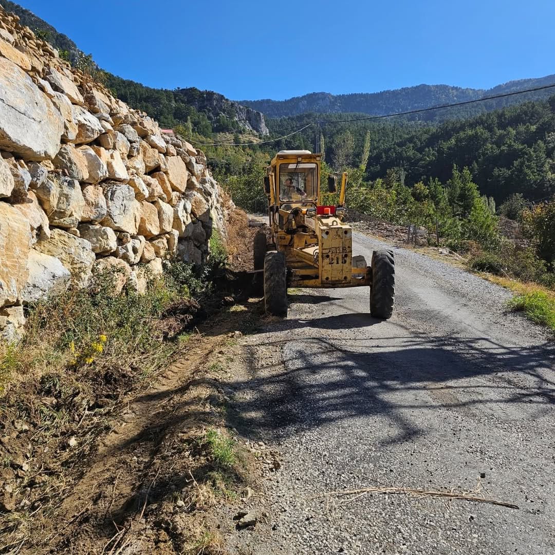 Antalya’da Kırsal Mahalle Yollarında Hazırlıklar Başladı (1)
