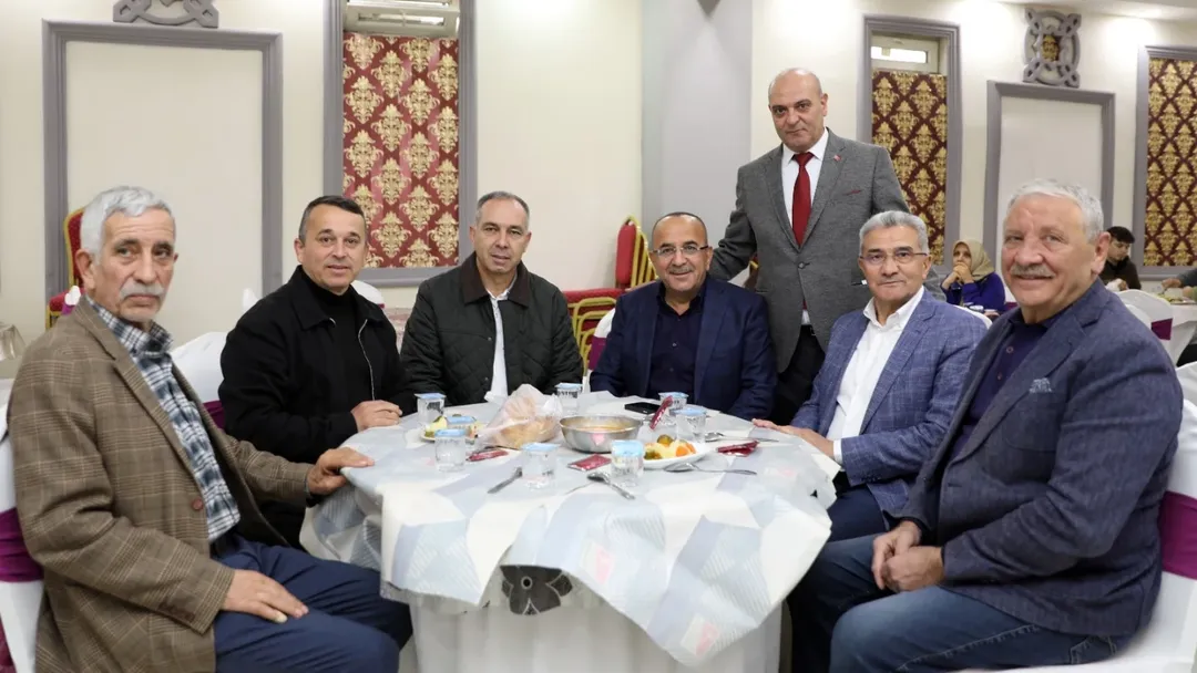 Başkan Tural, Halk Otobüsü Esnafının Düğün Yemeğine Katıldı (2)