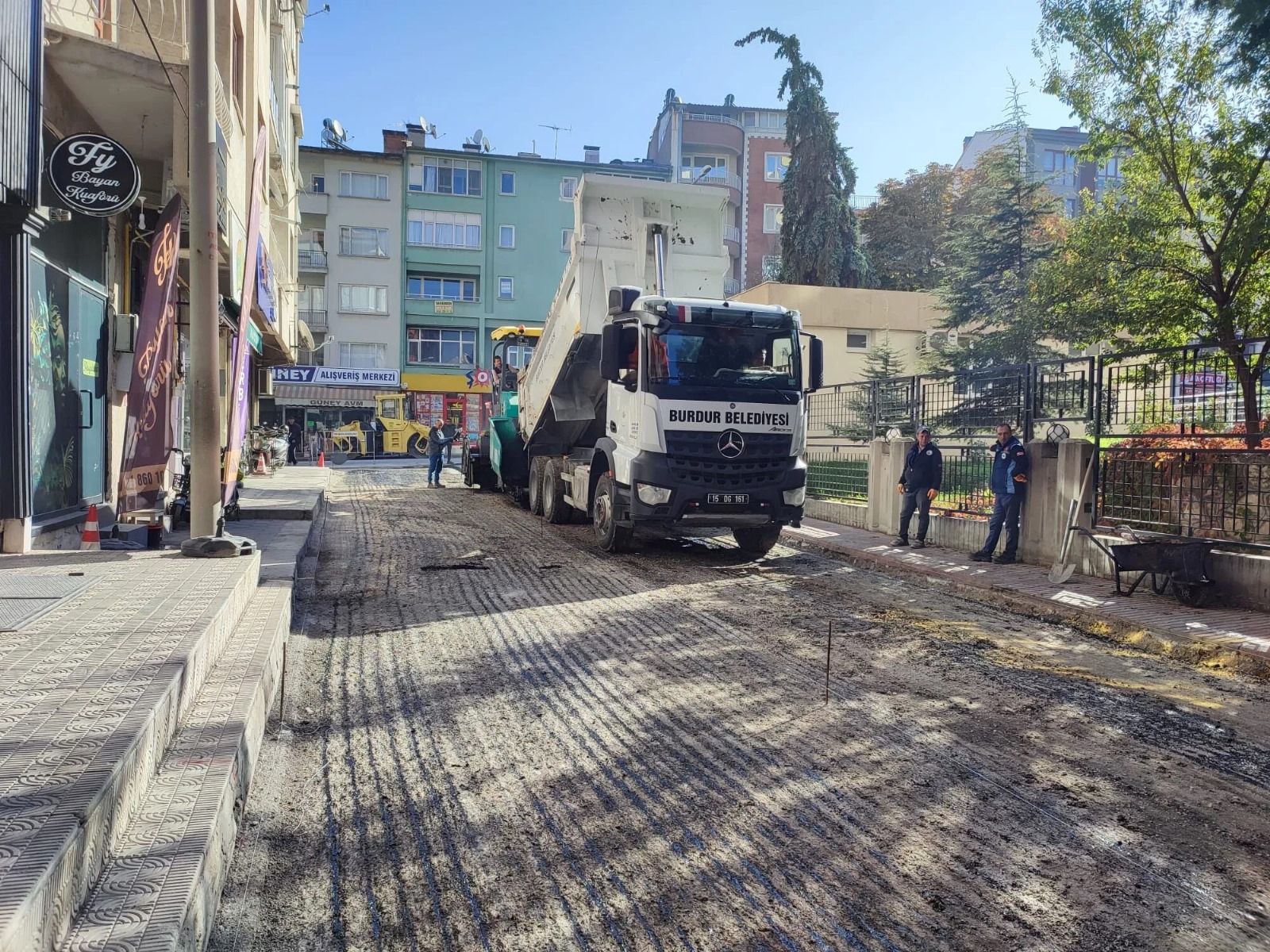 Burdur Belediyesi Duyurdu Nurcami Sokak’ta Asfaltlama Başladı (2)