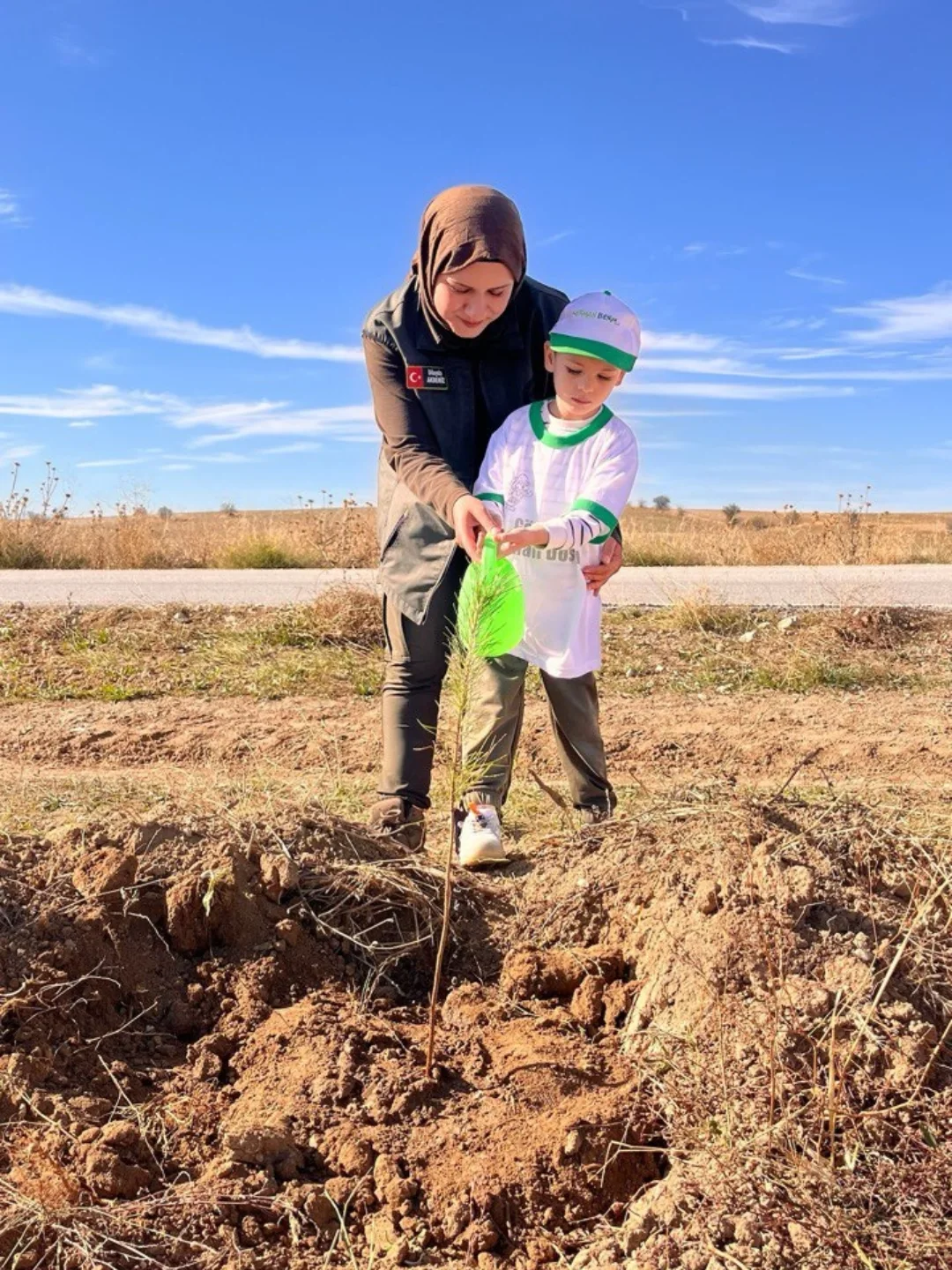 Burdur’da Minik Öğrenciler Yeşil Vatan Için Fidan Dikti (3)