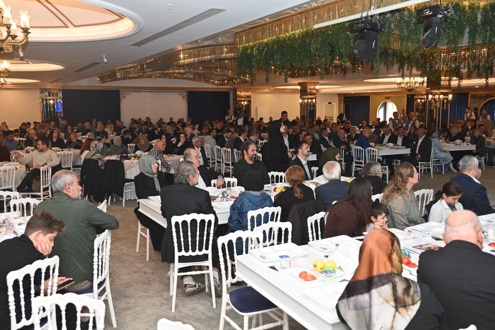 Bursa’da Yaşayan Ispartalılar “Başkanımız Isparta’mızı Çok Geliştirdi Ve Değiştirdi” (3)