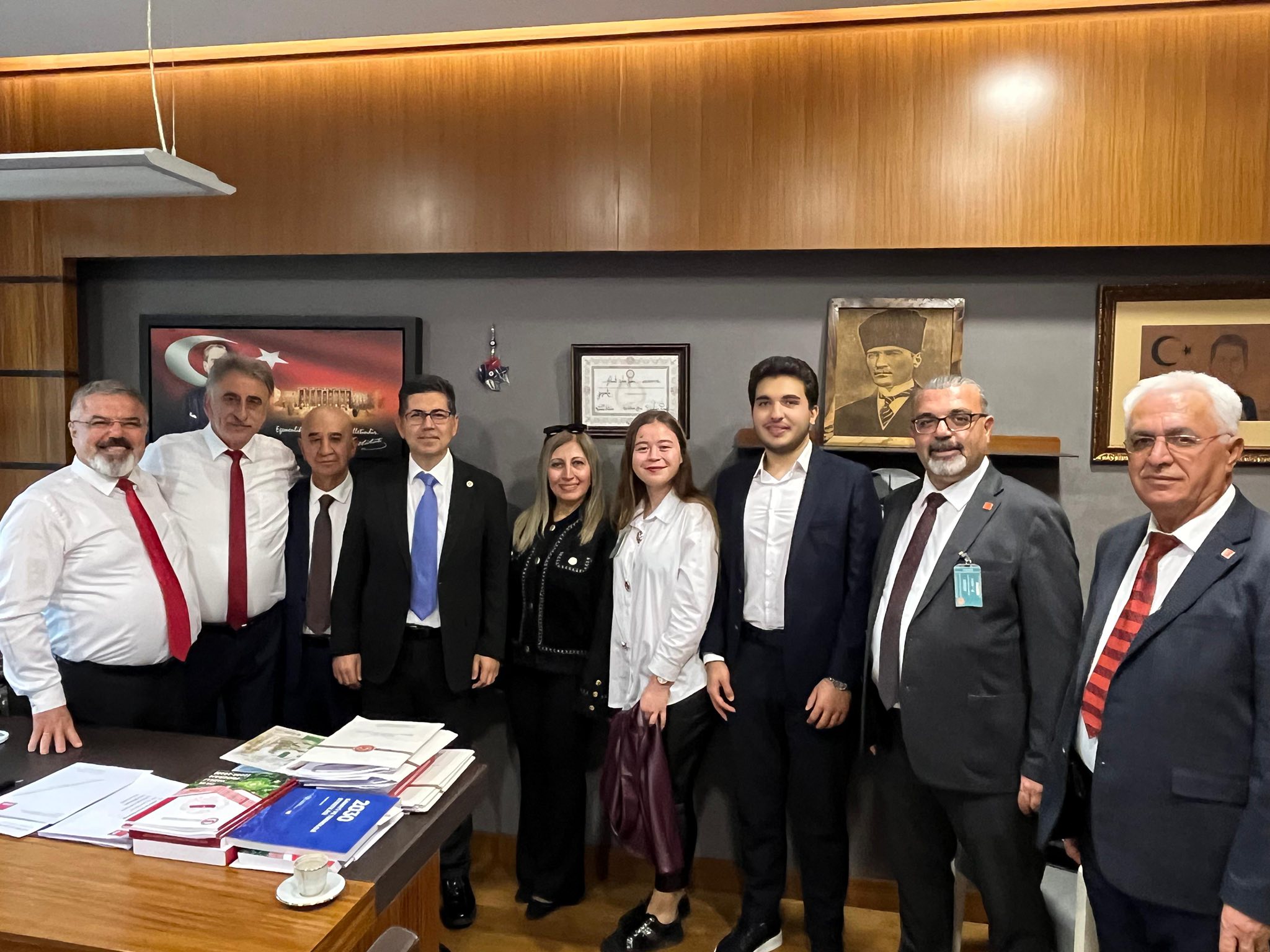Chp Heyeti Tbmm’de Milletvekili Yalım Halıcı’yı Ziyaret Etti (1)
