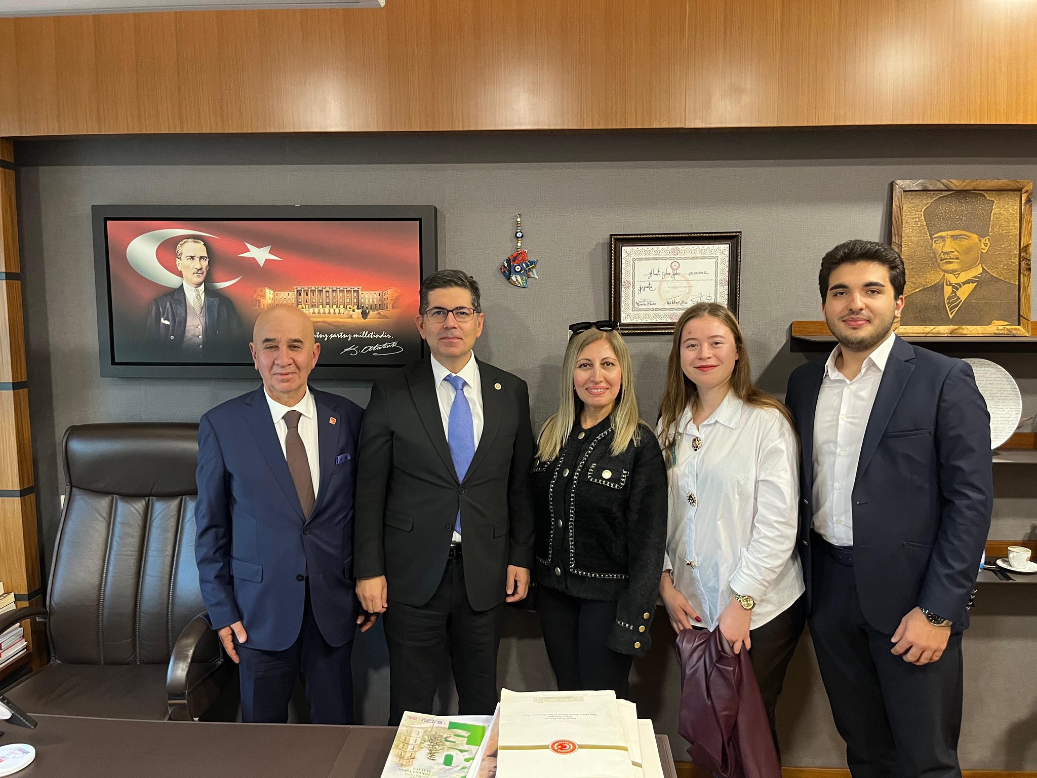 Chp Heyeti Tbmm’de Milletvekili Yalım Halıcı’yı Ziyaret Etti (2)