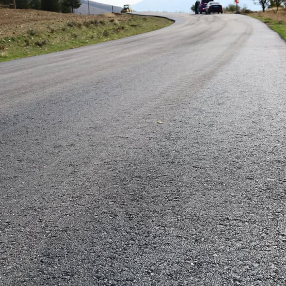 Dinar Yolu Asfaltlanıyor 2