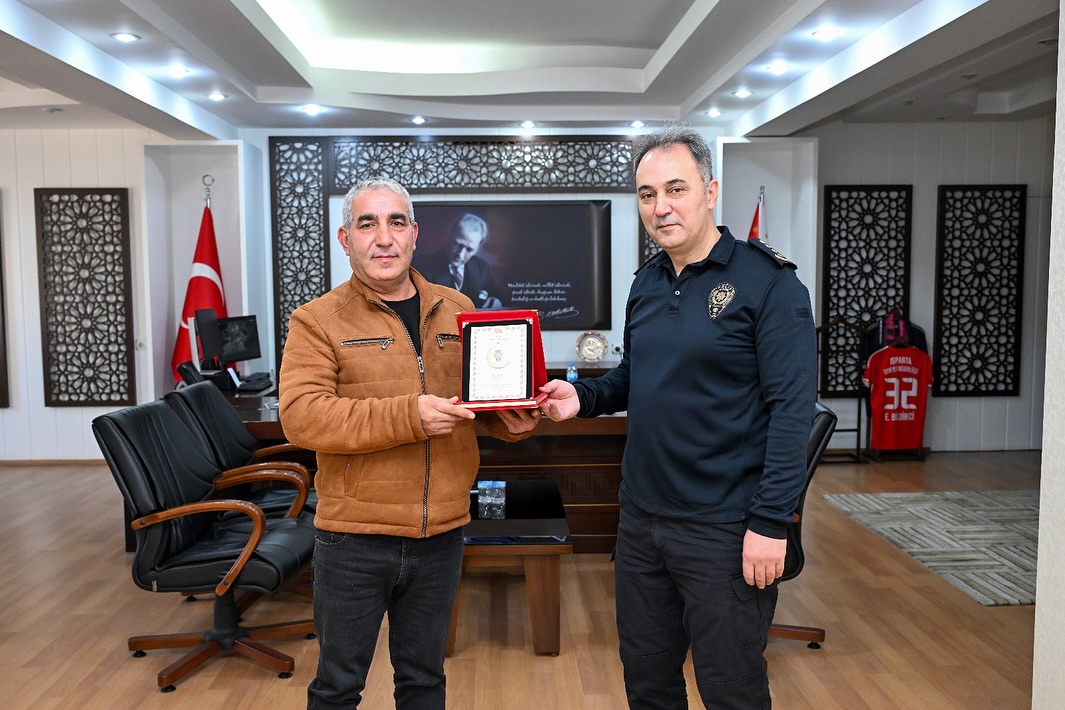 İl Emniyet Müdürü Bildirici’den Emekli Personele Plaket (2)