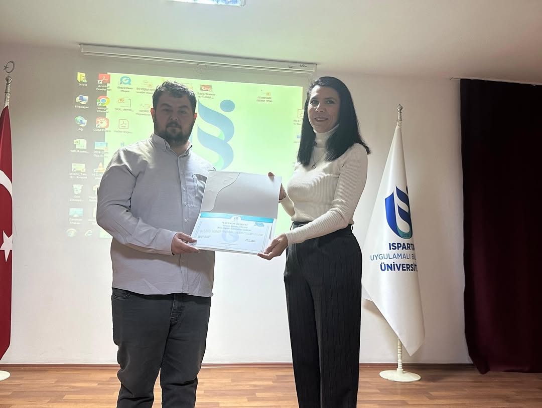 Isparta Myo’da Aşçilik Öğrenci̇leri̇ne Biçak Bi̇leme Eği̇ti̇mi̇ Veri̇ldi̇ (1)