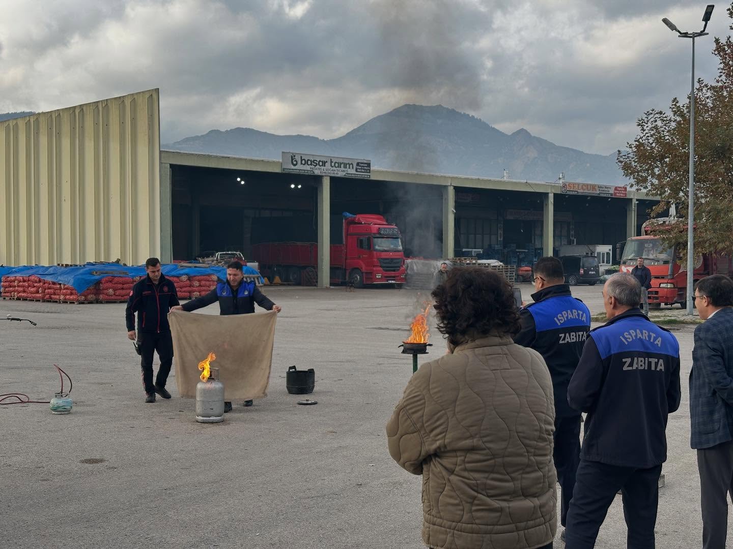 Isparta’da Itfaiyeden Yangın Güvenliği Eğitimi (1)