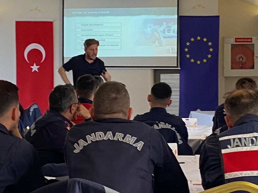 Isparta’da Jandarmadan Çocuk Işçiliğiyle Mücadele Eğitimi (1)