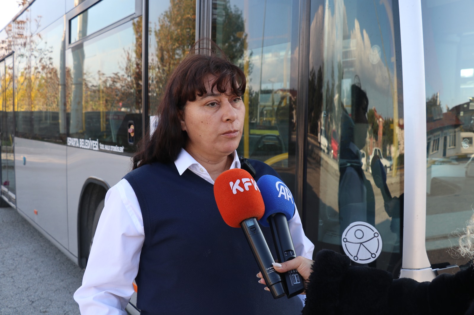 Isparta’da Kadın Otobüs Şoförüne, Yol Ortasında Maganda Engeli