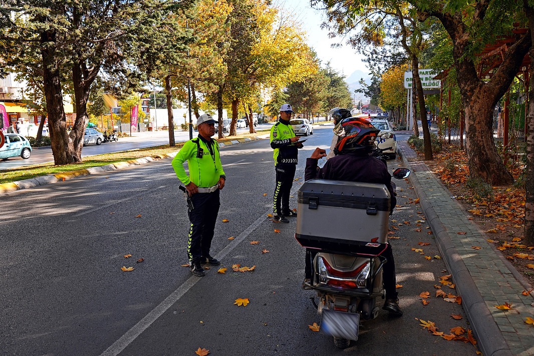 Isparta’da Motosiklet Ve Motorlu Bisikletlere Yönelik Özel Denetim (1)