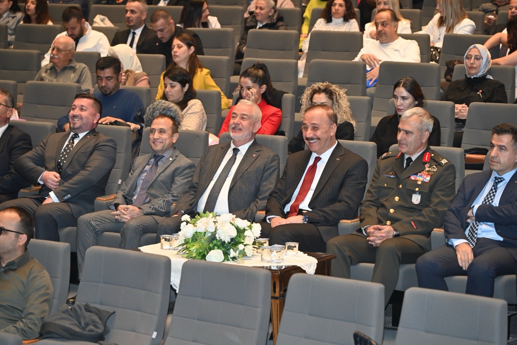 Isparta’da Öğretmenler Günü Törenle Kutlandı (10)