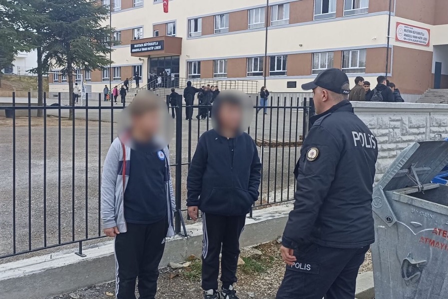 Isparta’da Okul Önleri Ve Asayiş Denetimleri Sürüyor (1)