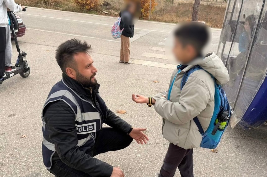 Isparta’da Okul Önleri Ve Asayiş Denetimleri Sürüyor (3)