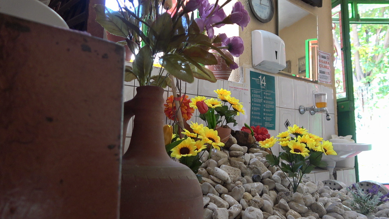 Isparta’da Pide Yemeye Girenler Mezarla Karşılaşıyor (2)