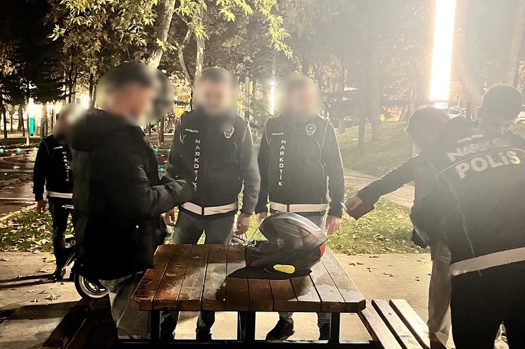 Isparta’da Polis Uyşturucuya Geçit Vermiyor! (2)