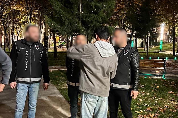 Isparta’da Polis Uyşturucuya Geçit Vermiyor! (3)