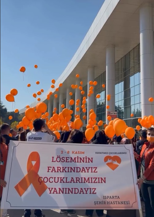 Isparta’da ‘Turuncu Balonlar’ Gökyüzüyle Buluştu (2)