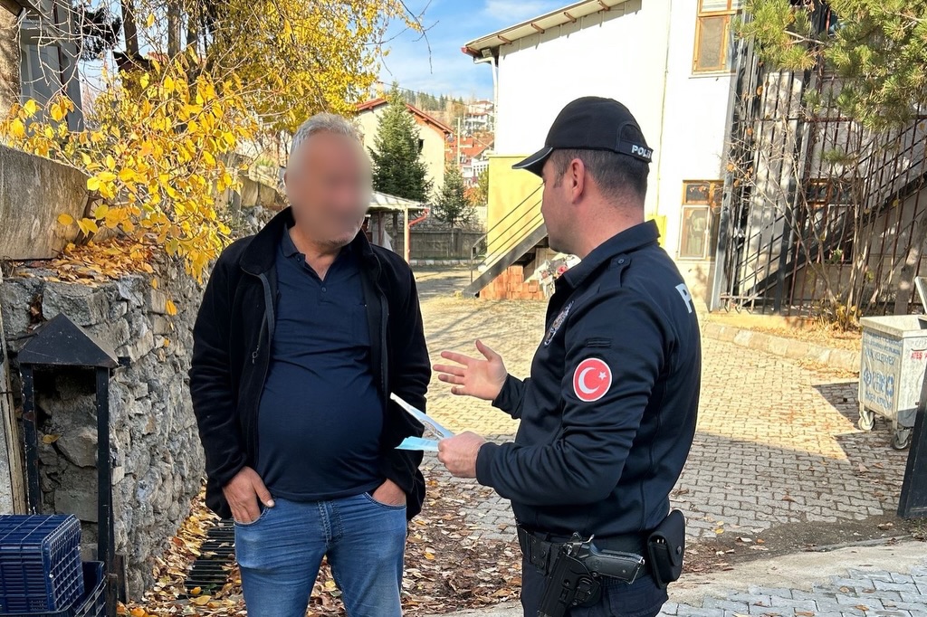 Isparta’da Vatandaşlara Güvenlik Farkındalığı Eğitimi (1)