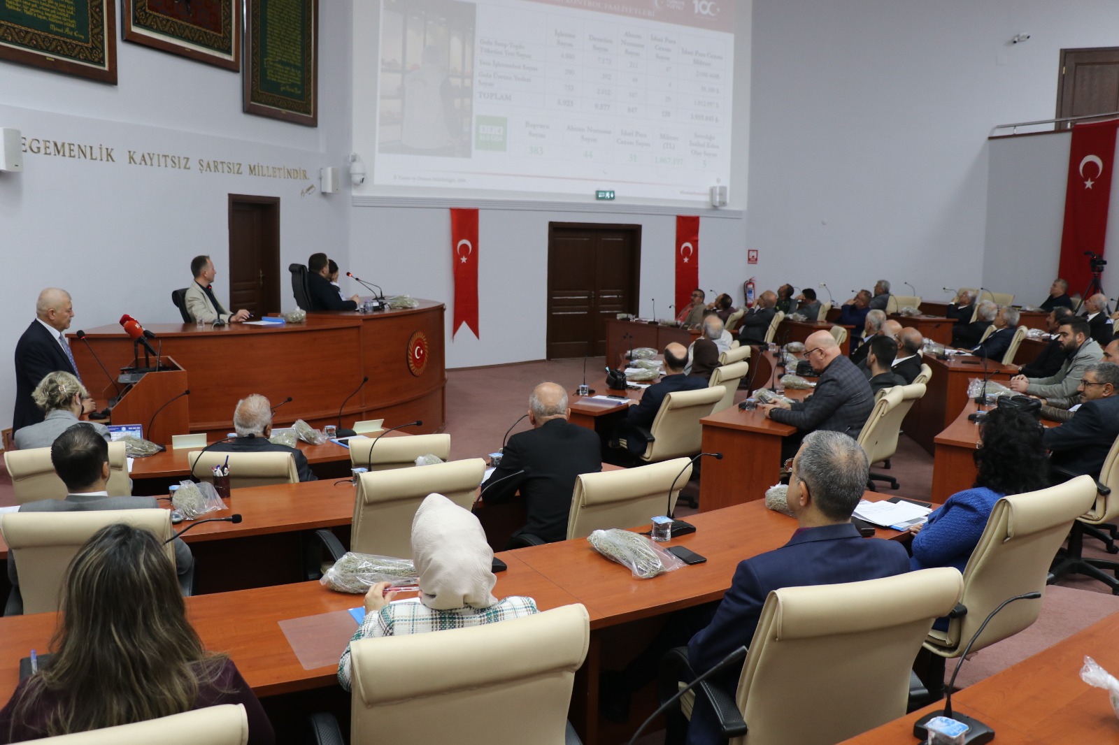 Isparta’da Zirai Dondan Etkilenen Üreticilere 354 Milyon Lira Destek (5)