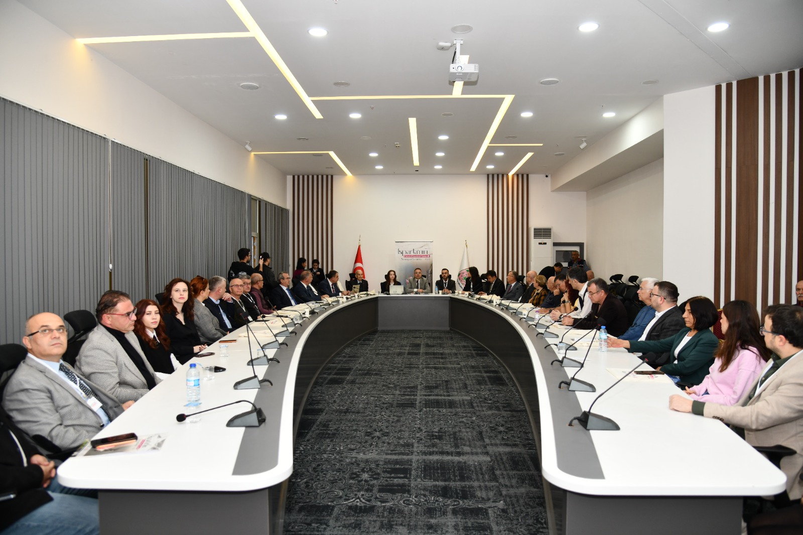 “Isparta’nın Dünü, Bugünü, Yarını Iii” Sempozyumu Tamamlandı (6)