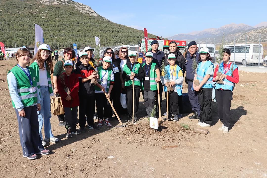 Jandarma Ekipleri Milli Ağaçlandırma Günü’nde Fidan Dikti (3)