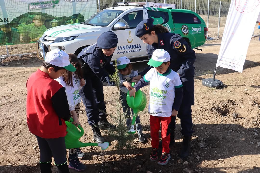 Jandarma Ekipleri Milli Ağaçlandırma Günü’nde Fidan Dikti (4)