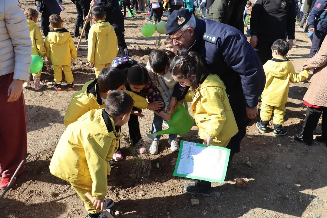 Jandarma Ekipleri Milli Ağaçlandırma Günü’nde Fidan Dikti (5)